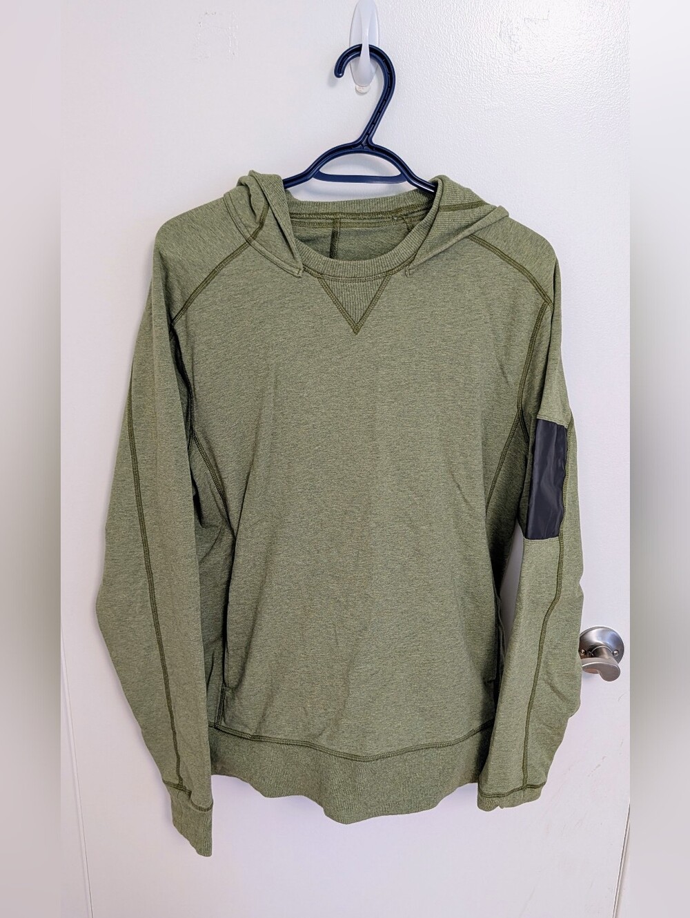 Men's Green Lululemon Hoodie - Men's Size Medium